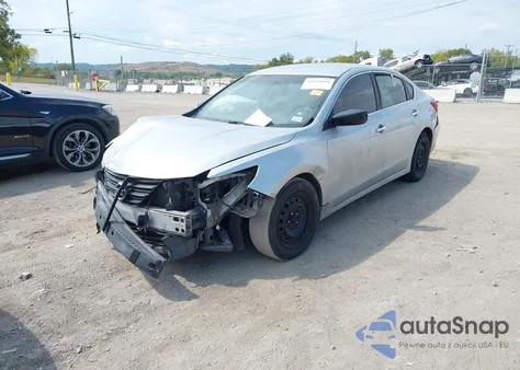 2016 Nissan Altima 2.5/2.5 S/2.5 Sl/2.5 Sr/2.5 Sv из США, поврежденный, VIN 1N4AL3AP1GC258499